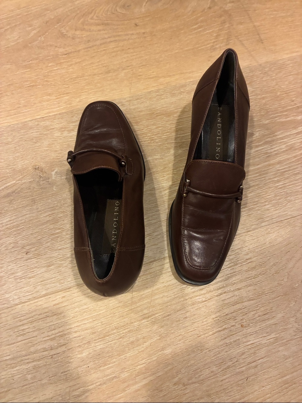 Womens Bandolino Brown Leather Metal Bit Hardware Buckle Loafers Worn 1x size 4